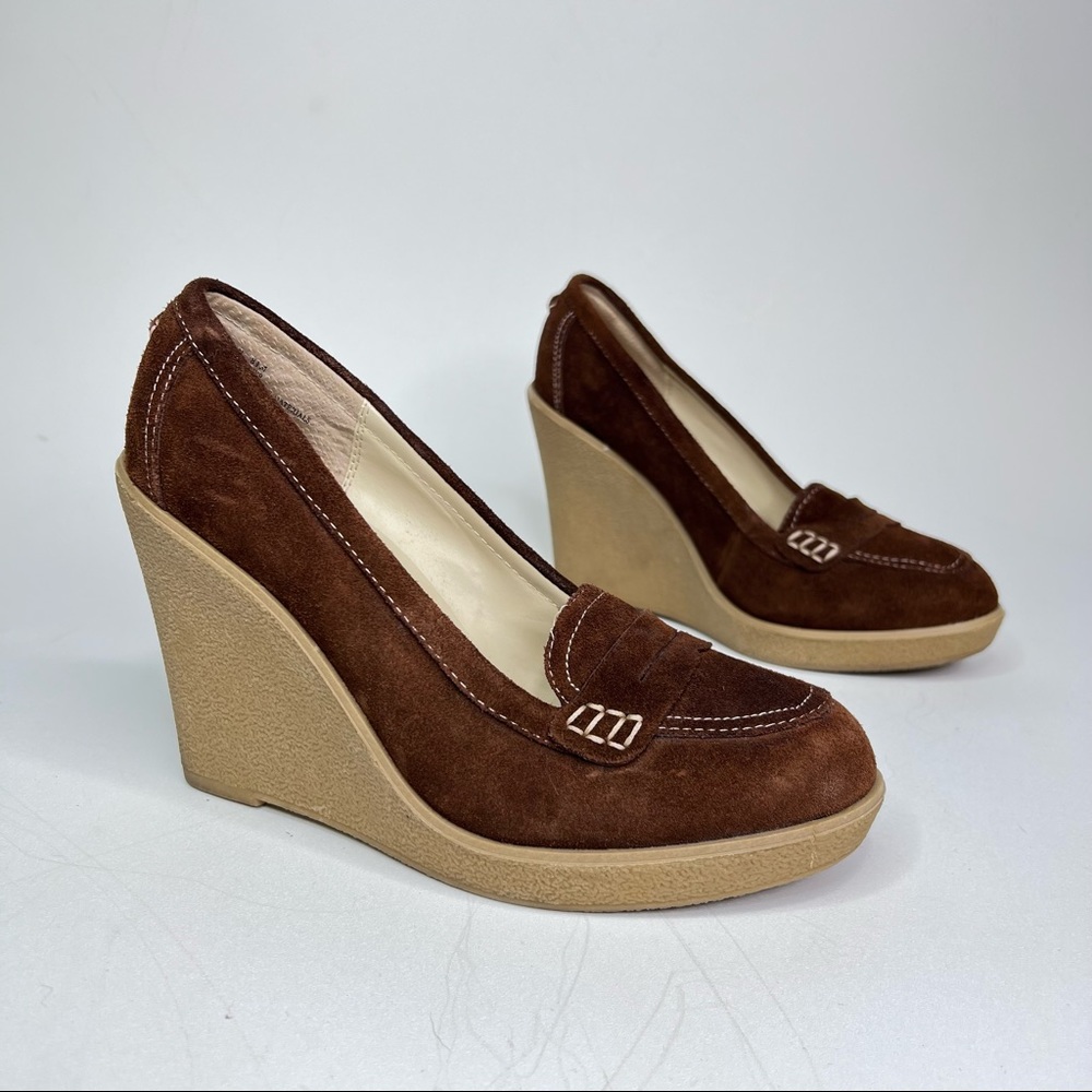 Kelsi dagger kits on wedge loafer in brown suede 8.5